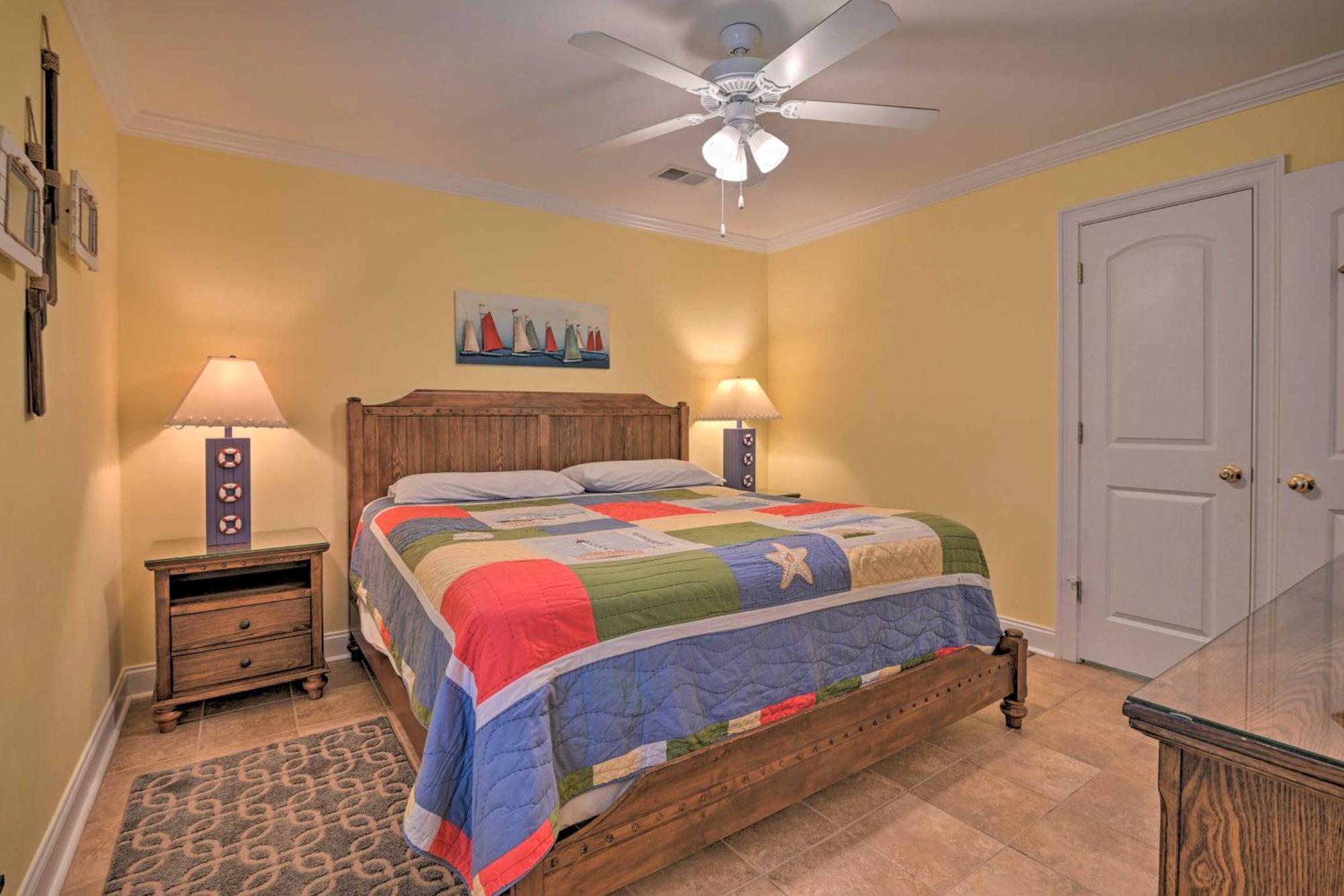 Charming Bermuda Bay Hideaway With Game Room! 默特尔比奇 外观 照片